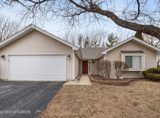 1115 Long Grove Dr, Aurora, IL 60504