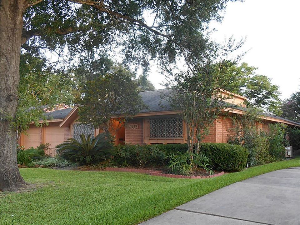 1st image of 7323 Carew St