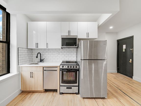 2nd image of 312 Manhattan Ave #3F