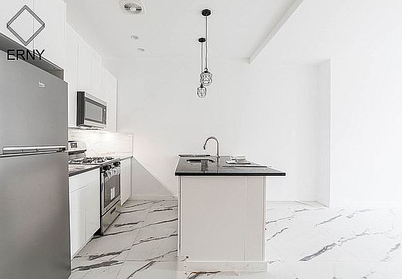 3rd image of 195 Palmetto St #2L