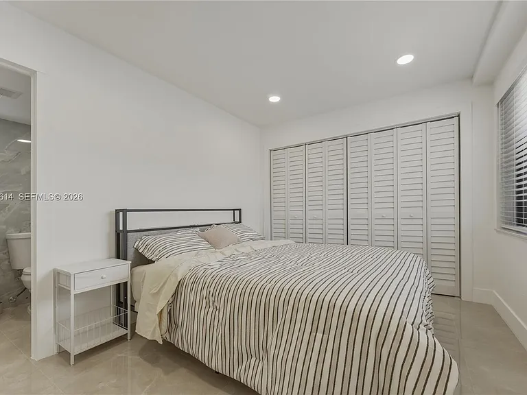 3702 NE 171st St #17 — Photo 15