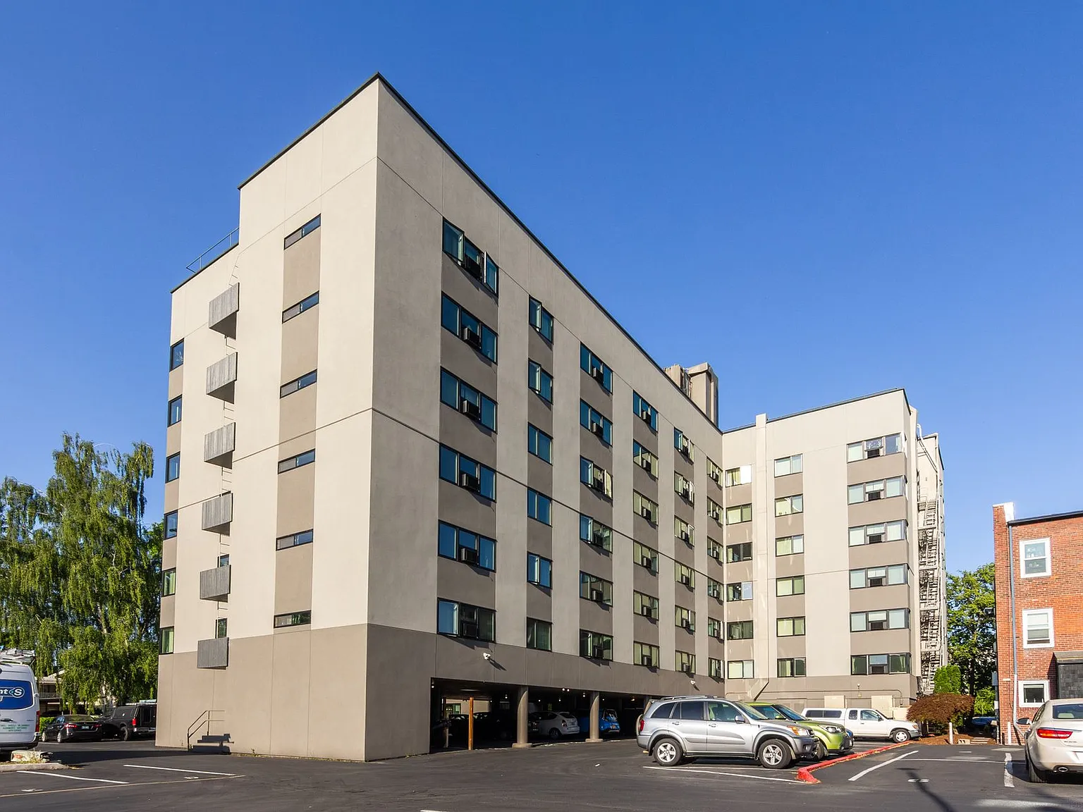 The Lee Apartments — Photo 2