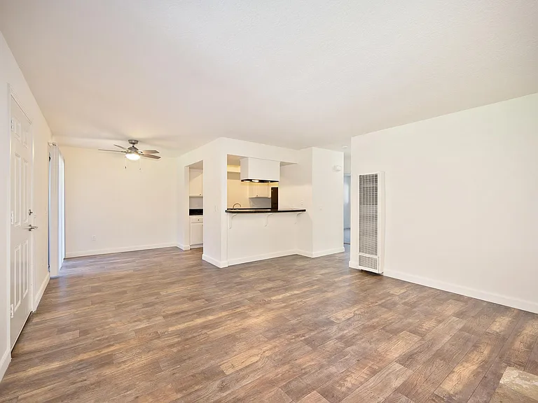 Elan Sandcastle Shores — Photo 18