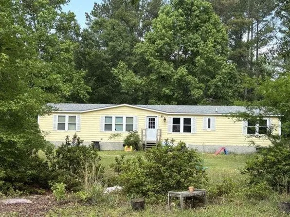 305 Woodpecker Pkwy, Rocky Point, NC 28457