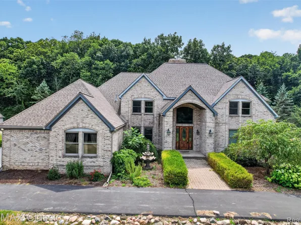 13340 Spencer Rd, Milford, MI 48380
