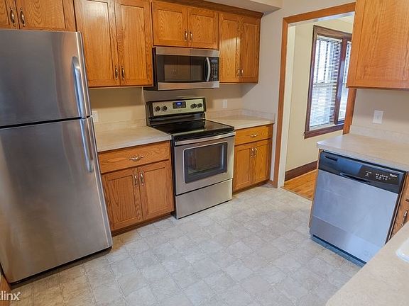 3rd image of 3434 Thomas Ave N