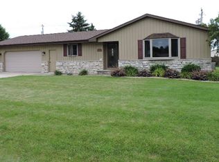 2103 Winwood Dr, Appleton, WI 54915