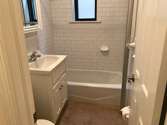 Rented by Signature Spaces NYC Corp | media 14