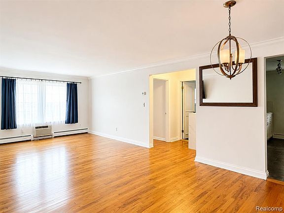 3rd image of 475 S Adams Rd APT 10