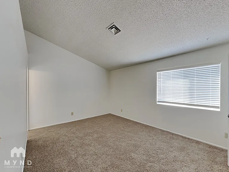10049 W Mariposa St — Photo 5