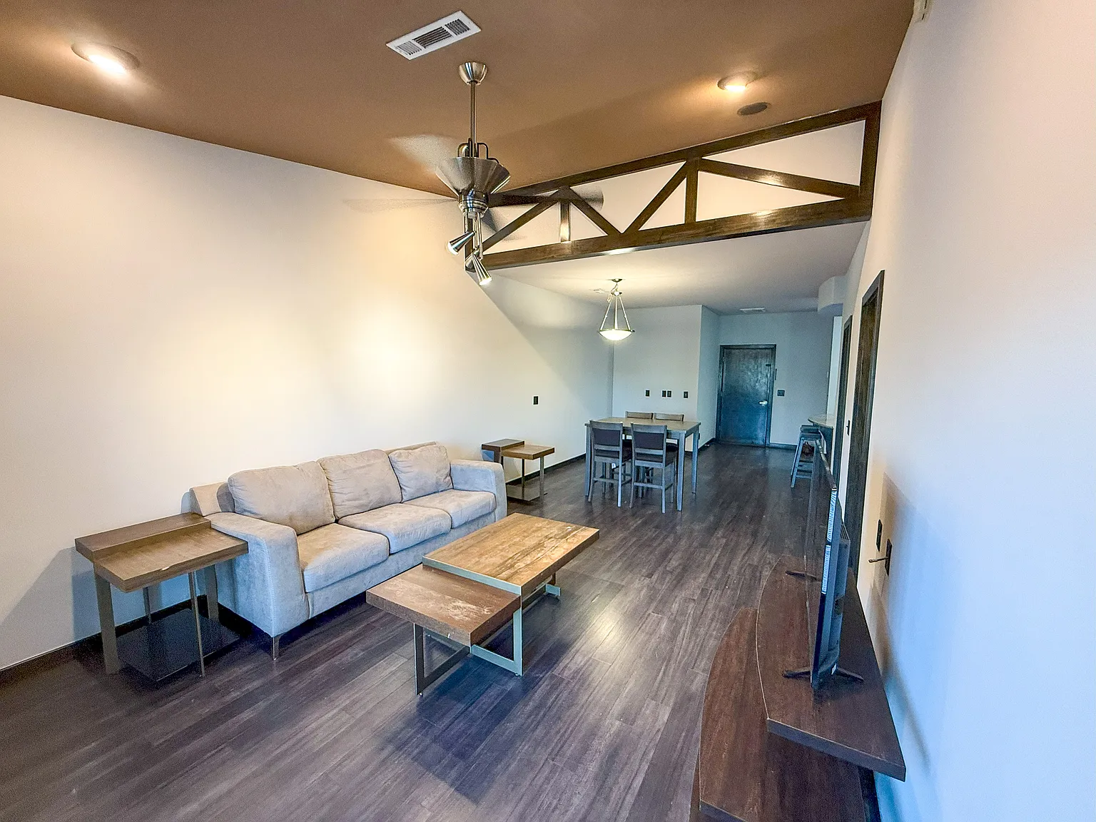 1 bed, 862 sqft, $1,200 — Photo 2