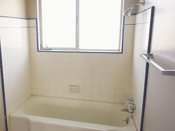 5th image of 350 Richardson Dr APT L