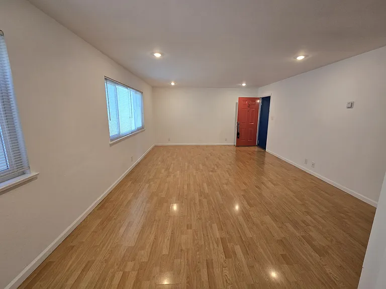 1746 Lexington Ave #2 — Photo 4