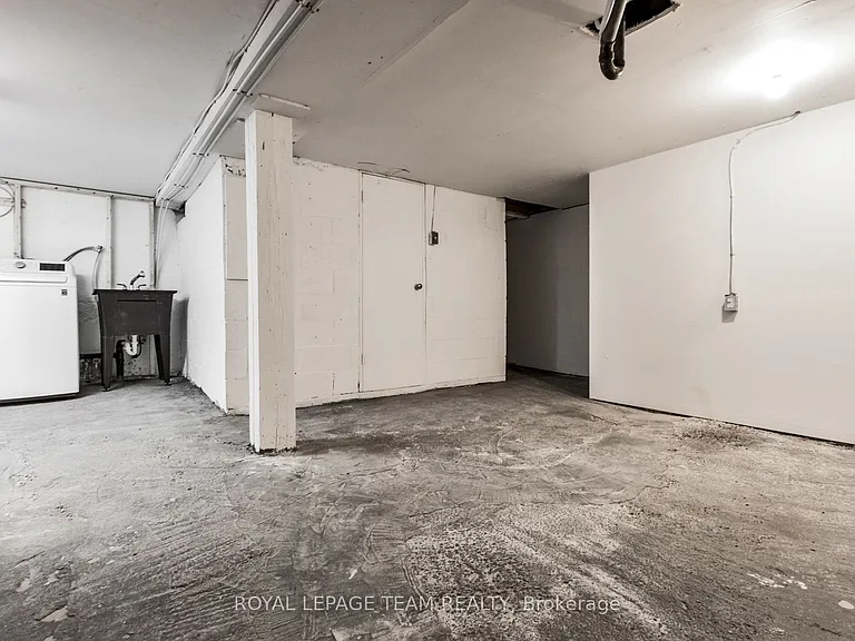 790 Bronson Ave — Photo 22