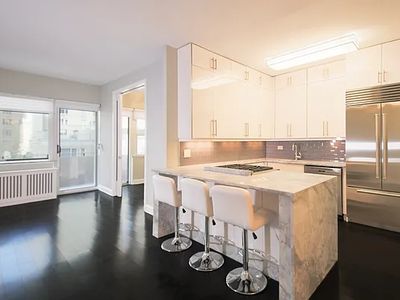 58 W 58th St APT 10A, New York, NY, 10019