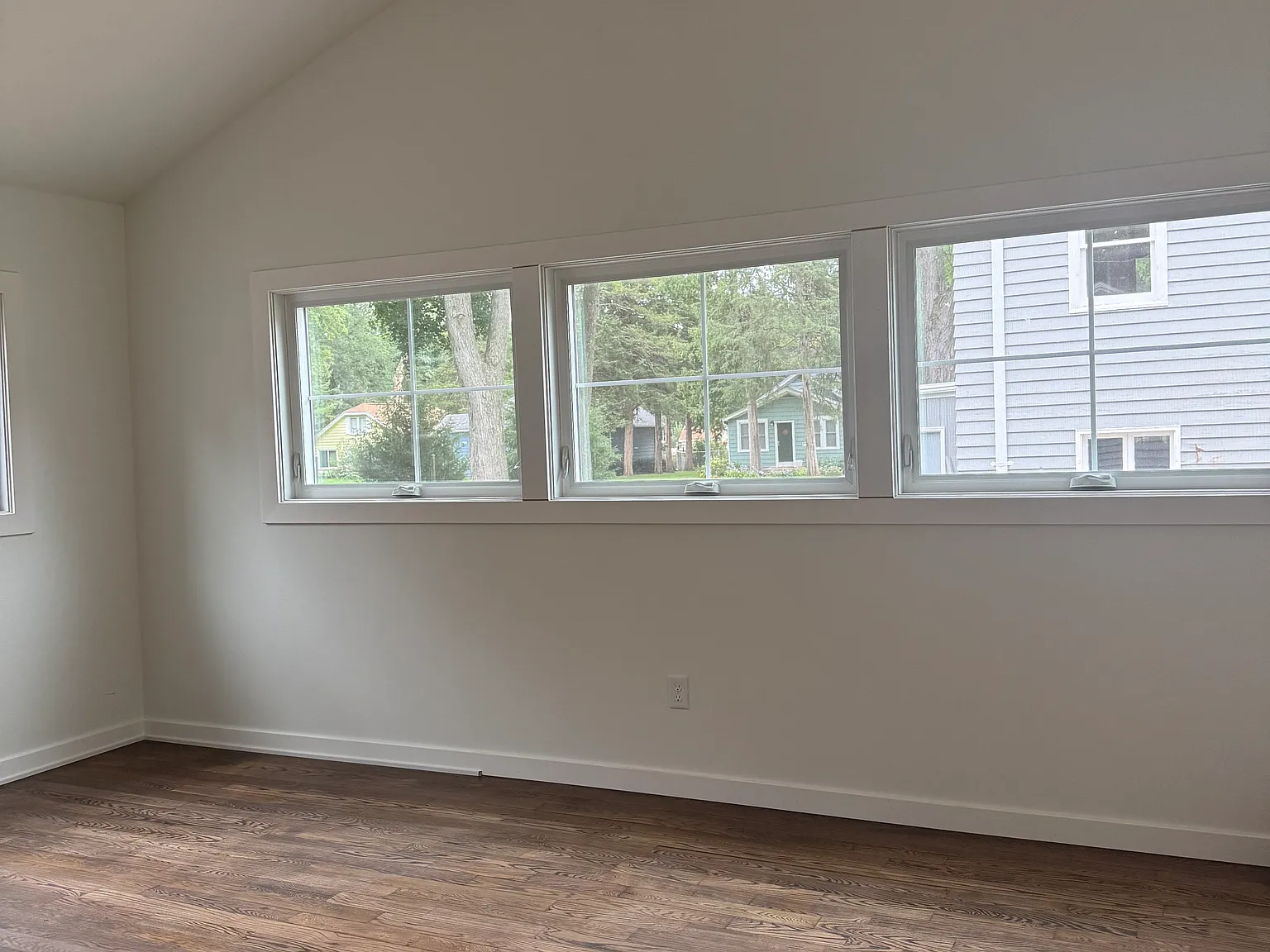 2 bed, 1300 sqft, $2,550 — Photo 4