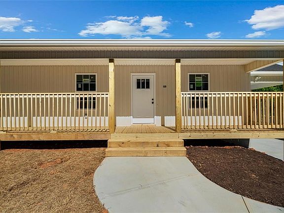 5th image of 135 Azalea St SW