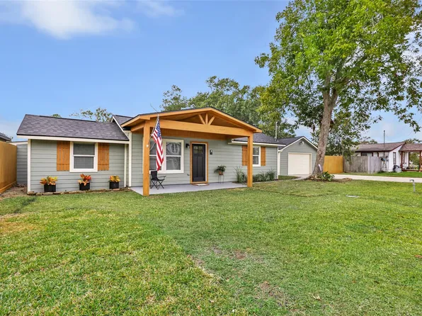 712 S Blackwell St, La Porte, TX 77571