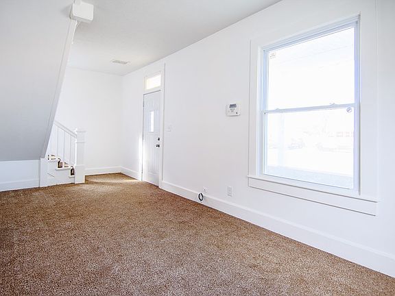 5th image of 1220 W 11th St