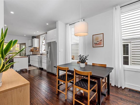 4th image of 4427 Swan Ave