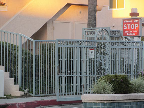 4th image of 2708 S Montego Dr #G