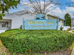 14 Whalers Cv, Babylon, NY 11702