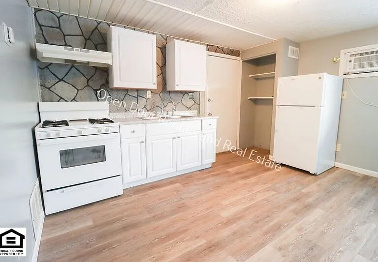 501 N Broadway St #C — Photo 3