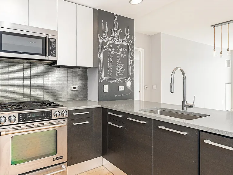 2 2nd St #804 — Photo 8