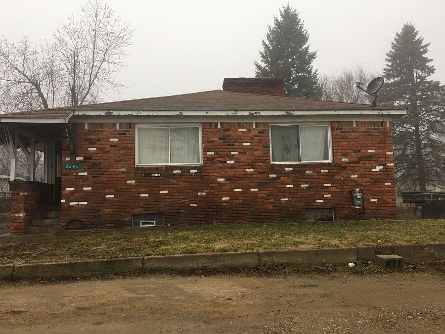 1st image of 2695 Lakeside Dr