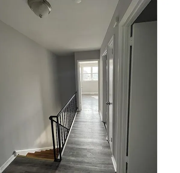 261 E Haines St — Photo 9