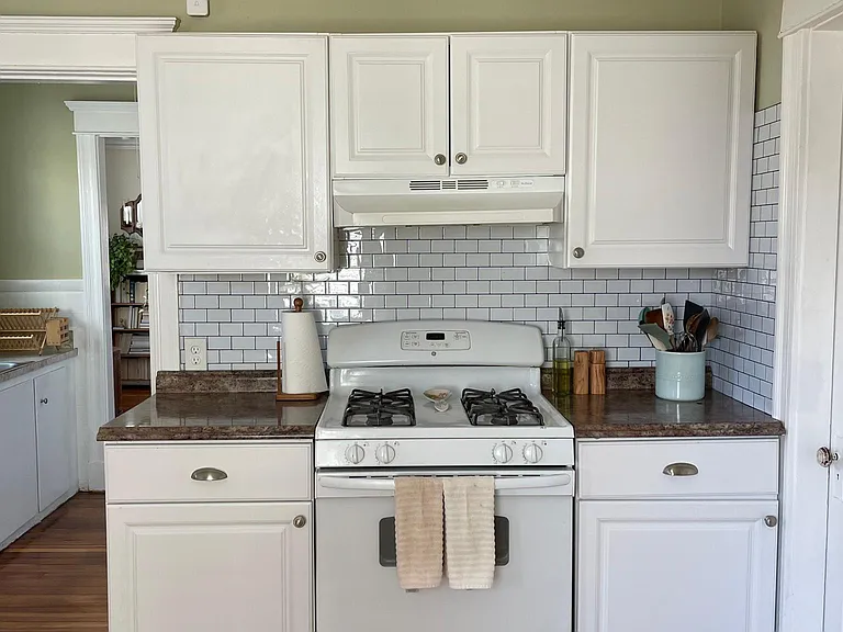 22 Roslyn St #1 — Photo 7