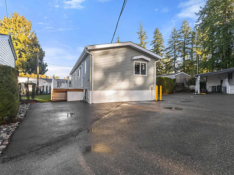 24330 Fraser Hwy #19 — Photo 32