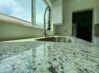 2325 NW 35th St, Miami, FL 33142