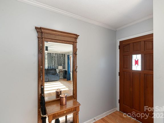 5th image of 1218 Donna Dr