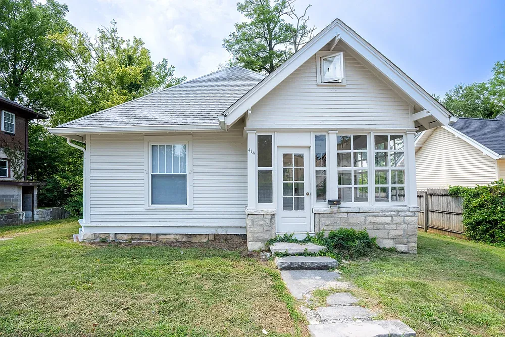 4 bed, 2315 sqft, $4,800 — Photo 1