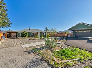 5900 Shamrock Pl, Oliver, BC V0H1T6