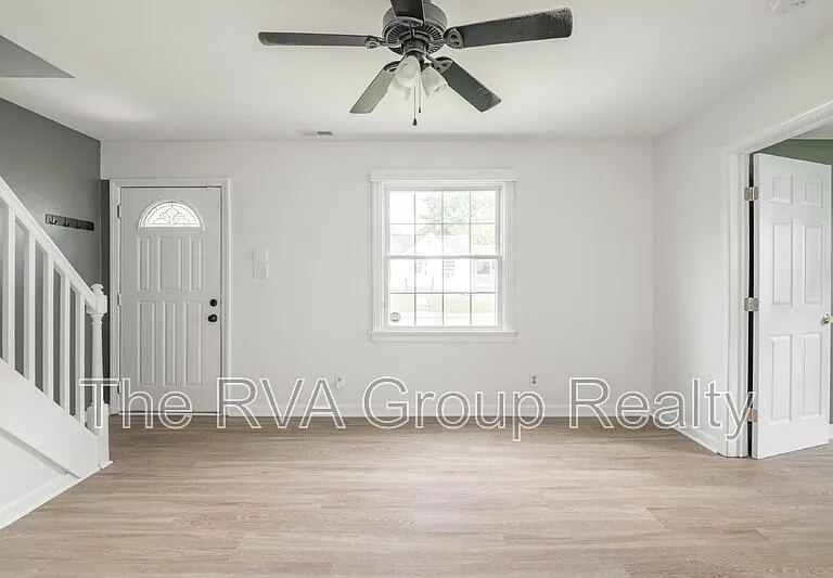 712 Hill Top Dr — Photo 8