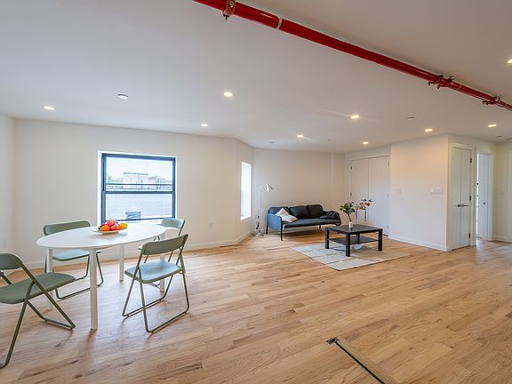 3rd image of 185 Chauncey St APT 4