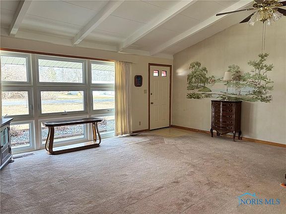 5th image of 225 Glenwood Dr