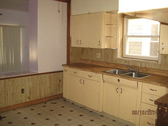 5th image of 1933 S 58th Ct