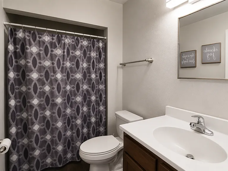 Montview Heights — Photo 4
