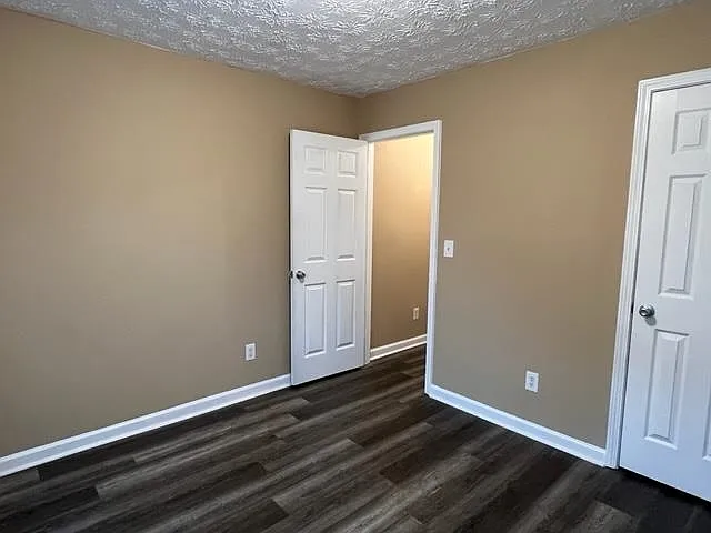 5200 Alexander St — Photo 11