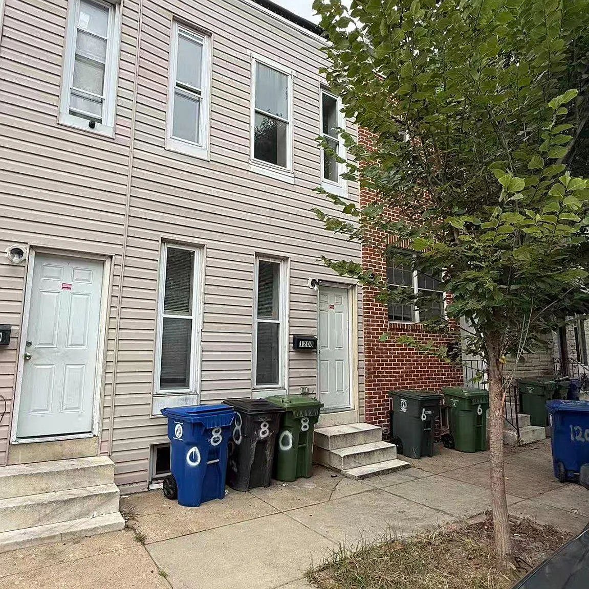 3 bed, 1.0 bath, 1196 sqft, $1,450 — Photo 1