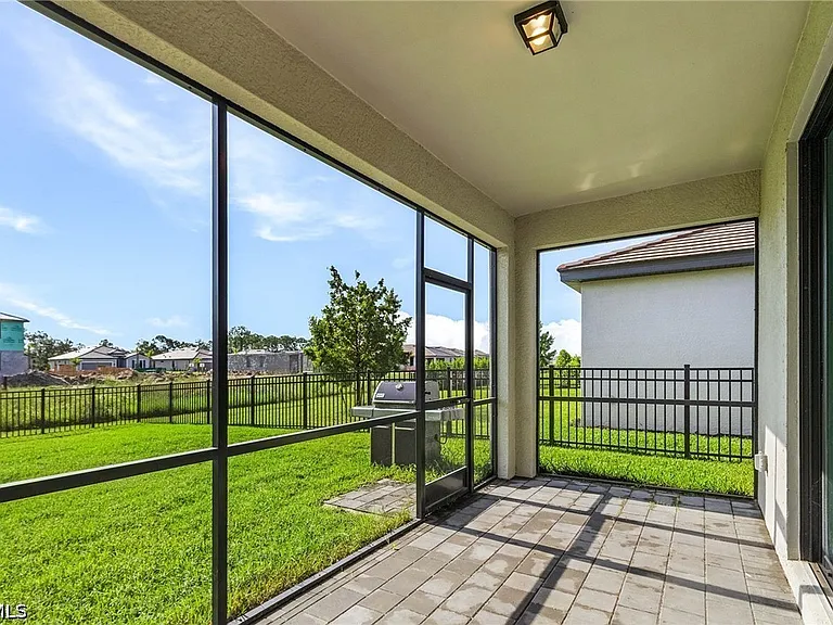 11151 Timber Creek Dr E — Photo 24