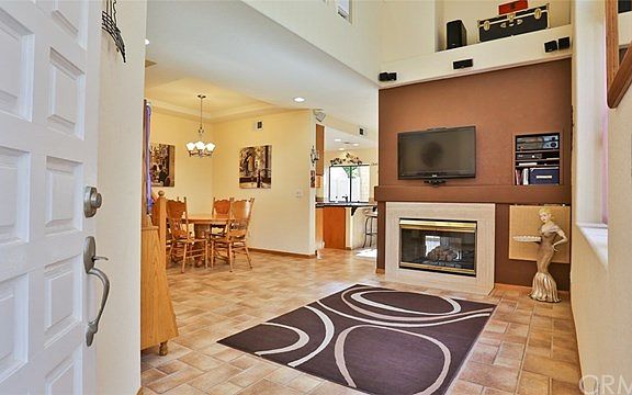 2nd image of 1555 San Fernando Dr