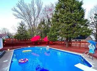 3916 Del Lago Dr, Florissant, MO