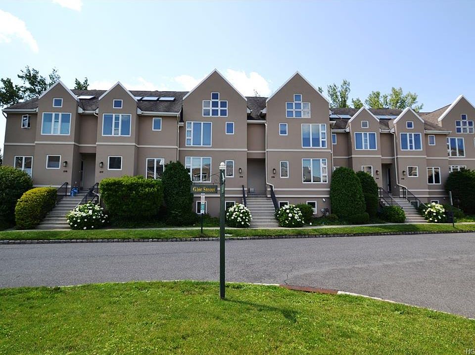 1st image of 215 Gair St