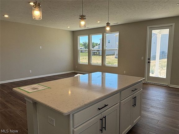 5th image of 8140 Brookview Ln