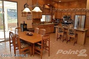 Beautifully Upgraded Kitchen