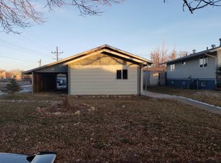 312 N Earling Ave, Miles City, MT 59301
